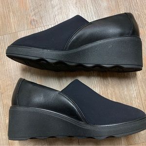 Clarks Comfort Collection Black Wedge Loafers Size 8!